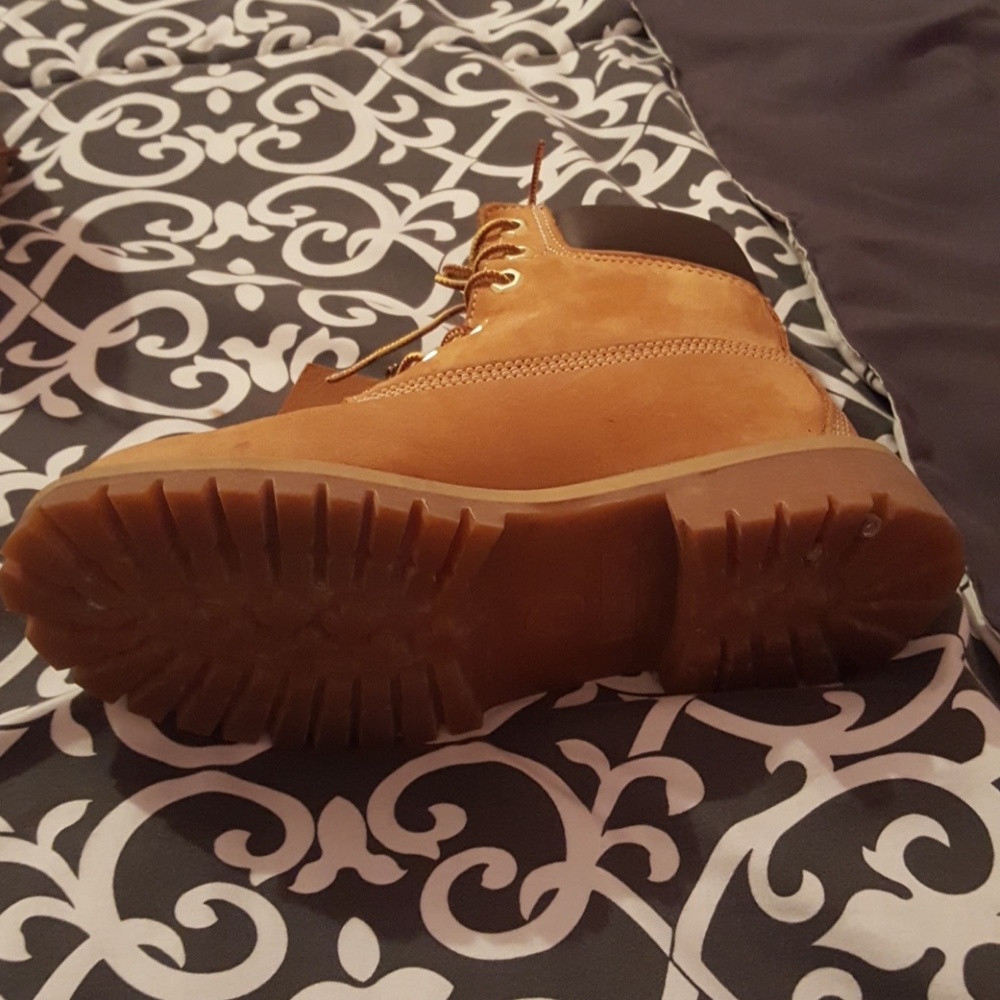 Timberlands - Picture 3 of 4